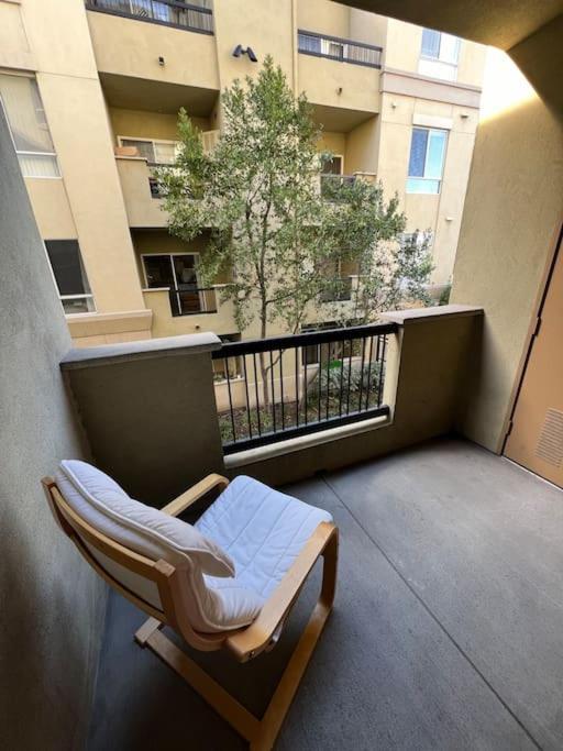 Luxury Modern Condo 3-Min From Six Flags W/Ps5, 1Gb Fast Wi-Fi Kingbed Santa Clarita Exterior foto