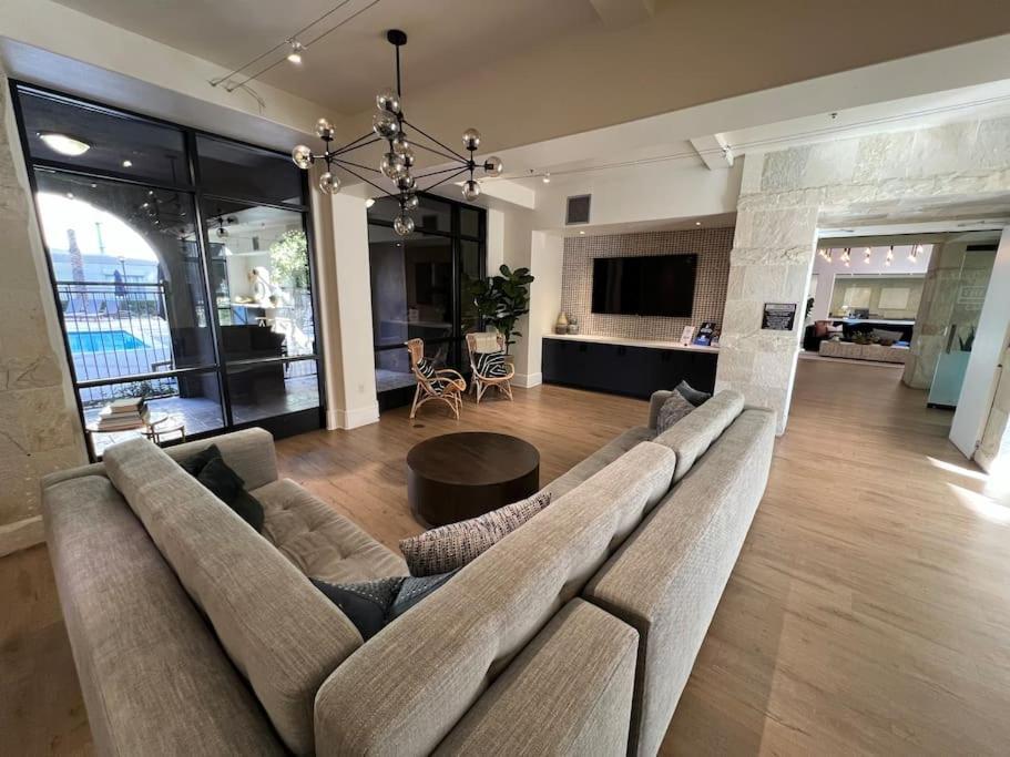 Luxury Modern Condo 3-Min From Six Flags W/Ps5, 1Gb Fast Wi-Fi Kingbed Santa Clarita Exterior foto