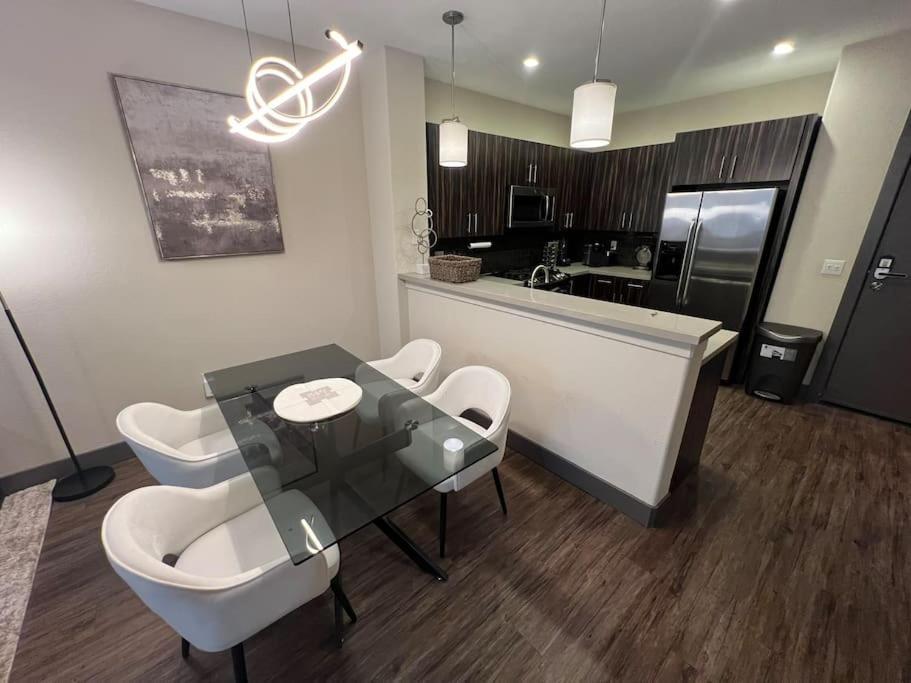 Luxury Modern Condo 3-Min From Six Flags W/Ps5, 1Gb Fast Wi-Fi Kingbed Santa Clarita Exterior foto