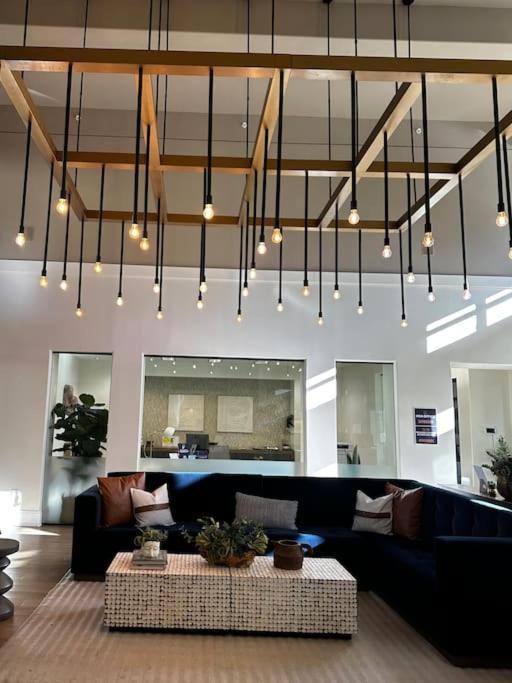 Luxury Modern Condo 3-Min From Six Flags W/Ps5, 1Gb Fast Wi-Fi Kingbed Santa Clarita Exterior foto