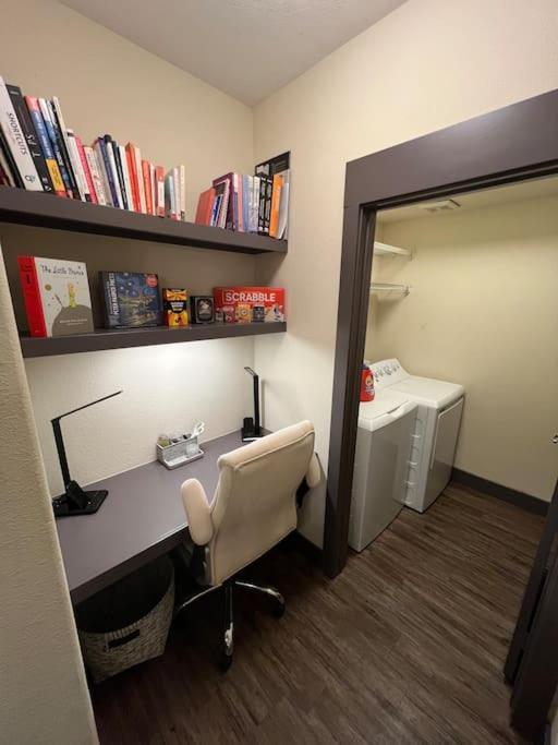 Luxury Modern Condo 3-Min From Six Flags W/Ps5, 1Gb Fast Wi-Fi Kingbed Santa Clarita Exterior foto