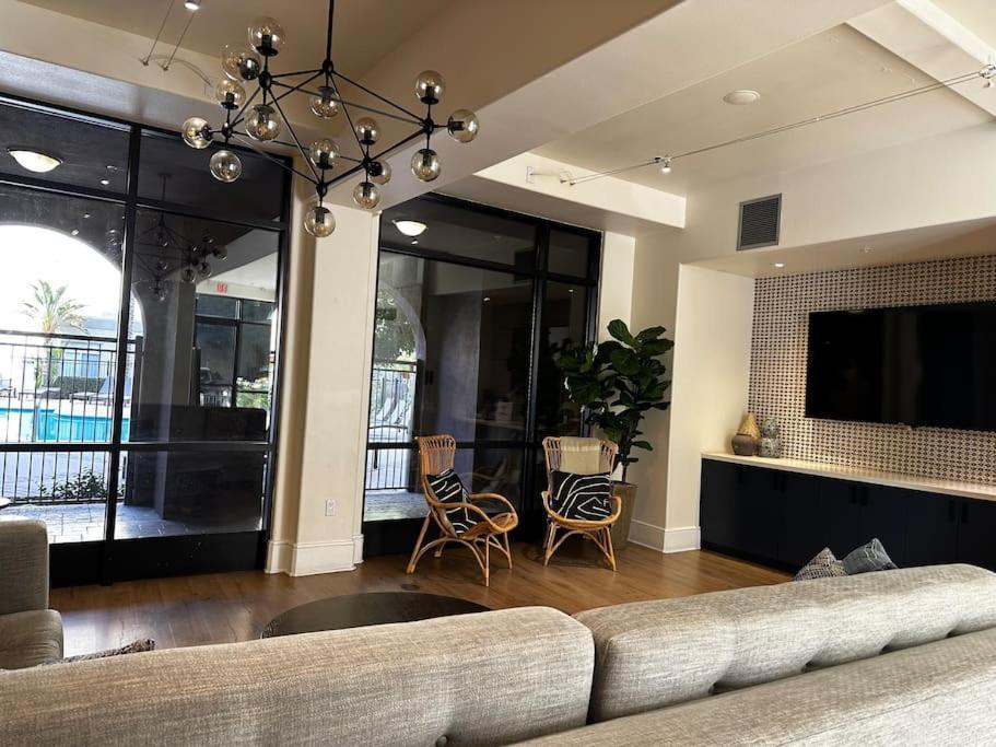 Luxury Modern Condo 3-Min From Six Flags W/Ps5, 1Gb Fast Wi-Fi Kingbed Santa Clarita Exterior foto